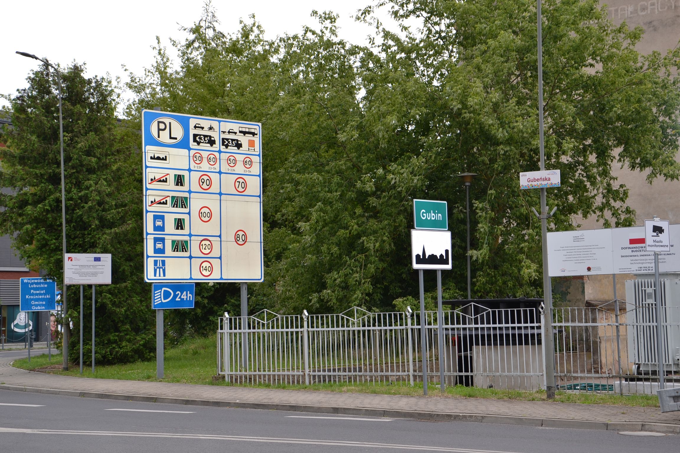 We Went to the Polish-German Border: Poland Is Accepting Thousands of Immigrants, and 37 People Are Unaccounted For