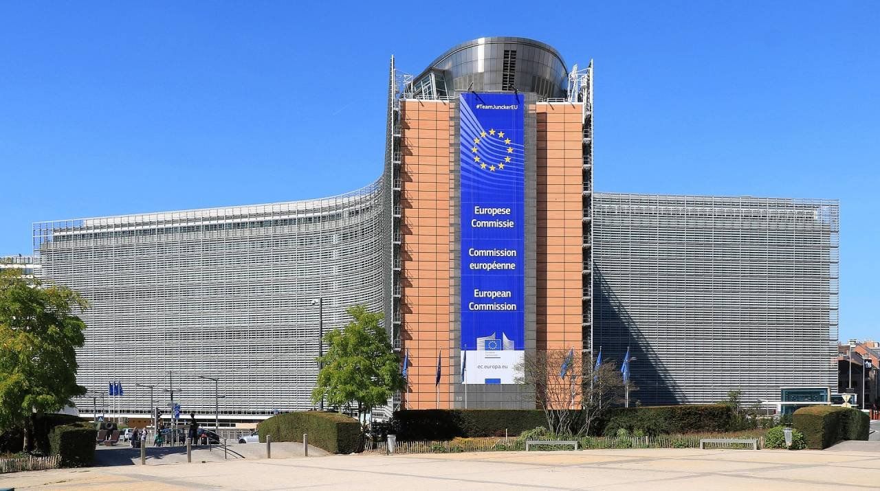 Is Poland to Pay for Germany's Mistakes? The Game over Aviation Fuel in Europe