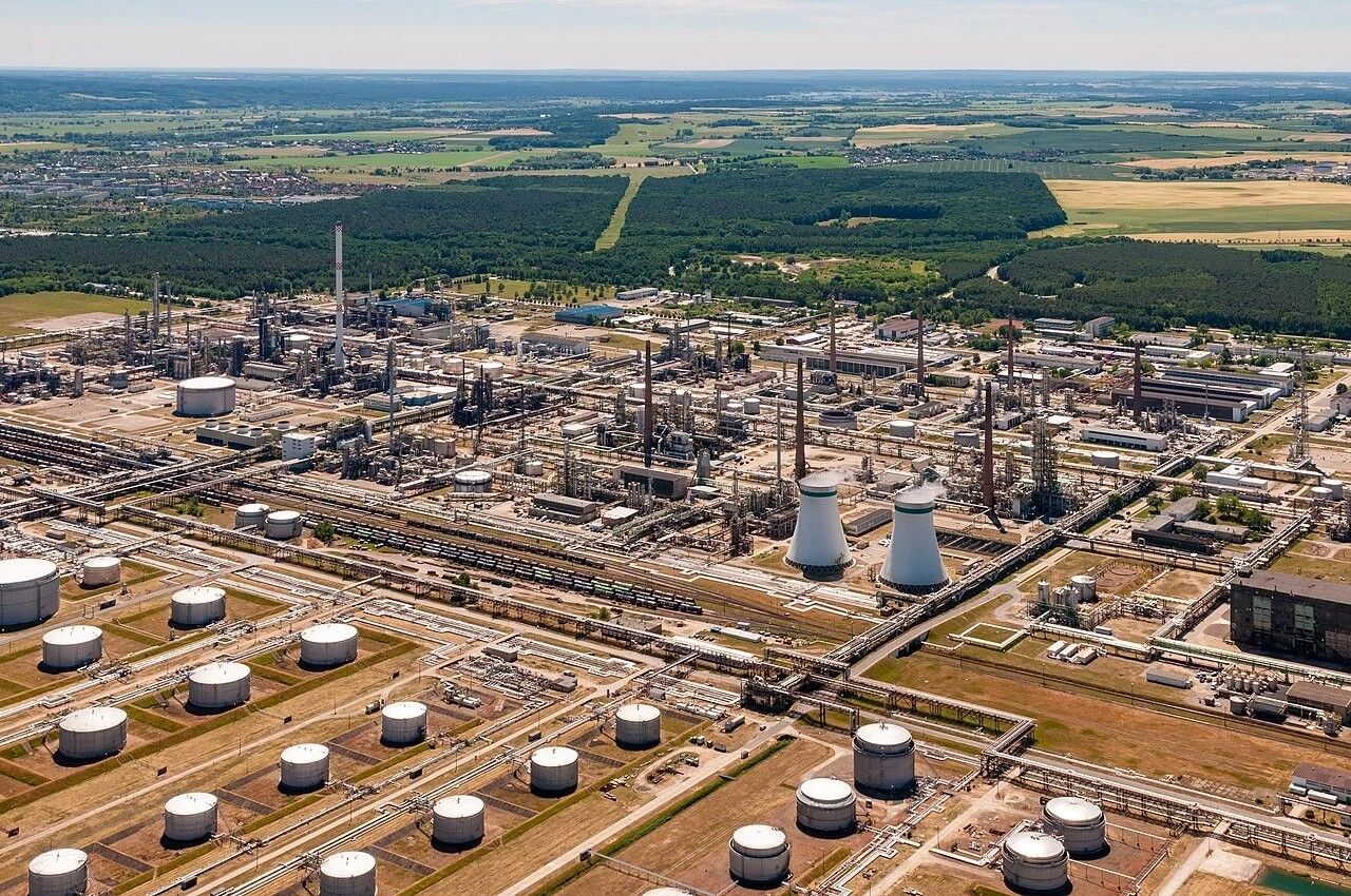 The German refinery's troubles. A historic opportunity for Poland